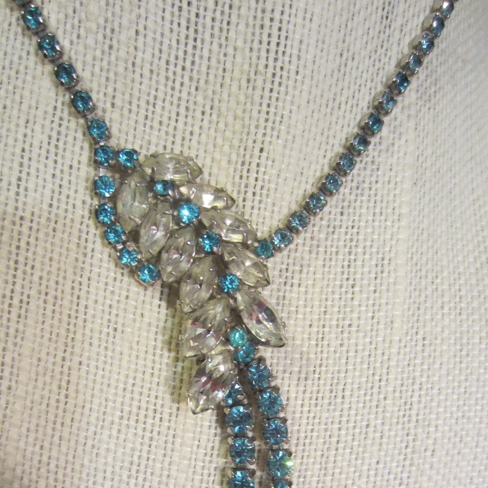 Gorgeous vintage waterfall rhinestone necklace - Picture 2 of 6
